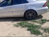Mercedes-Benz C 180 2000 годаfor1 600 000 тг. в Семей – фото 2