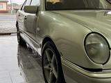Mercedes-Benz E 320 1999 года за 3 000 000 тг. в Алматы – фото 5