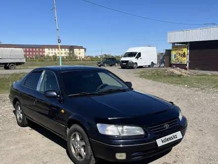 Toyota Camry 1998 года за 3 400 000 тг. в Усть-Каменогорск – фото 4