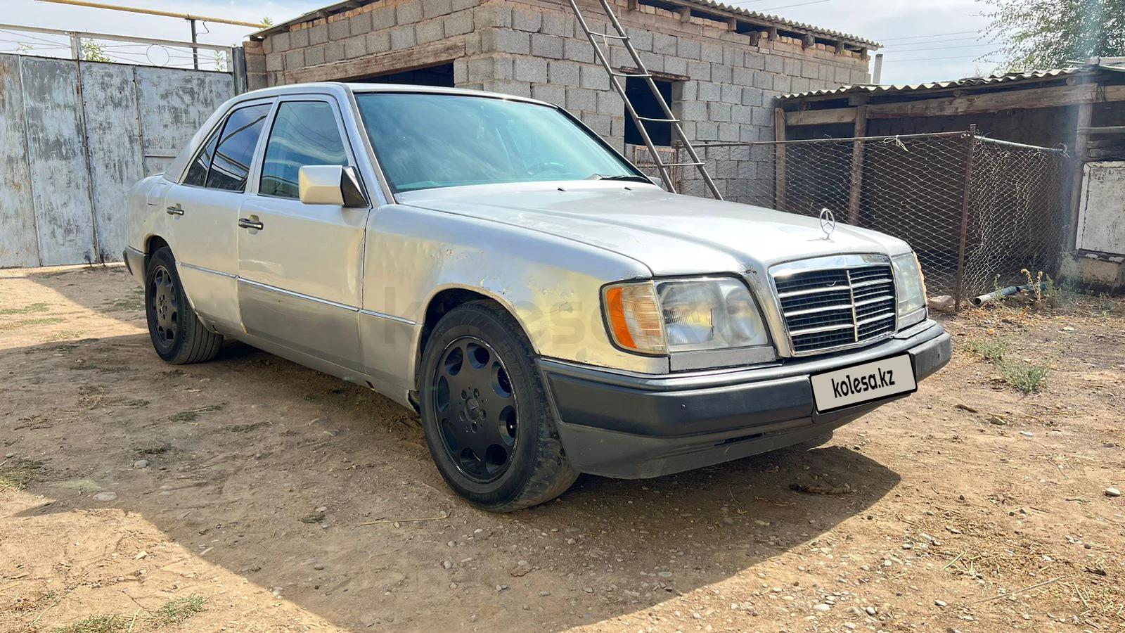 Mercedes-Benz E 220 1995 г.