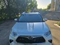 Toyota Highlander Luxe 2025 годаүшін32 800 000 тг. в Семей – фото 4