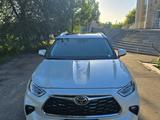 Toyota Highlander Luxe 2025 года за 32 800 000 тг. в Семей – фото 4