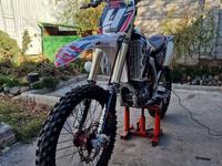 Yamaha  YZ450F 2008 годаүшін1 250 000 тг. в Алматы