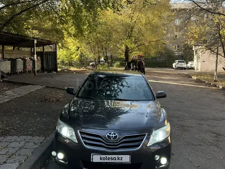 Toyota Camry 2010 года за 6 900 000 тг. в Алматы