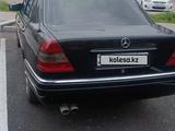 Mercedes-Benz C 200 1994 годаүшін2 500 000 тг. в Астана – фото 2