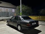 Mercedes-Benz E 200 1990 года за 500 000 тг. в Айтеке би – фото 3