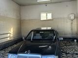 Mercedes-Benz E 200 1990 года за 500 000 тг. в Айтеке би – фото 2