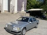 Mercedes-Benz E 230 1990 годаfor1 400 000 тг. в Шымкент