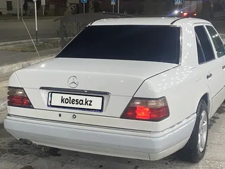 Mercedes-Benz E 220 1994 года за 3 100 000 тг. в Туркестан – фото 15