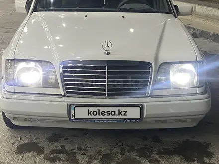 Mercedes-Benz E 220 1994 года за 3 100 000 тг. в Туркестан – фото 17