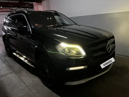 Mercedes-Benz GL 63 AMG 2013 года за 25 500 000 тг. в Алматы – фото 2