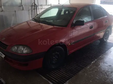 Toyota Avensis 1999 года за 1 500 000 тг. в Актобе – фото 2