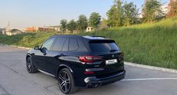 BMW X5 2022 года за 47 000 000 тг. в Алматы – фото 5