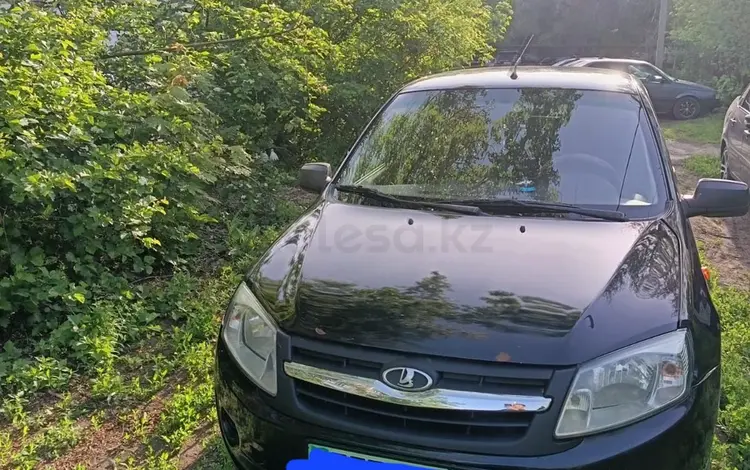 ВАЗ (Lada) Granta 2190 2013 годаүшін2 500 000 тг. в Уральск