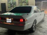 Toyota Camry 2000 годаfor2 900 000 тг. в Алматы – фото 3