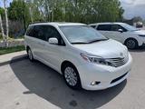 Toyota Sienna 2015 года за 16 500 000 тг. в Алматы