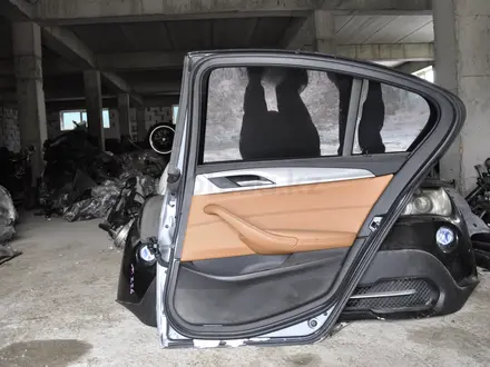 BMW G30 Г30 дверь задняя правая за 400 000 тг. в Астана – фото 2