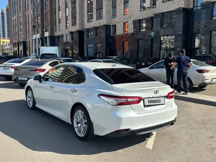 Toyota Camry 2019 года за 15 000 000 тг. в Астана – фото 8