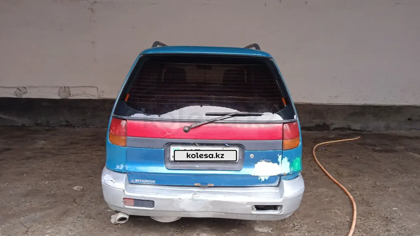 Mitsubishi Space Runner, 1992