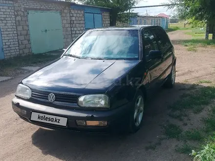 Volkswagen Golf 1996 года за 1 200 000 тг. в Уральск – фото 2