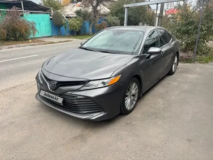 Toyota Camry 2019 года за 13 800 000 тг. в Алматы