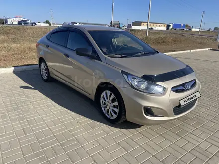 Hyundai Accent 2014 года за 5 000 000 тг. в Уральск – фото 2