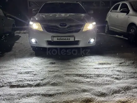 Toyota Camry 2010 года за 5 400 000 тг. в Уральск – фото 3