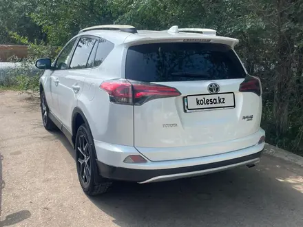 Toyota RAV4 2018 года за 11 000 000 тг. в Актобе – фото 4
