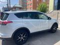 Toyota RAV4 2018 года за 11 000 000 тг. в Актобе – фото 5