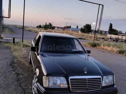 Mercedes-Benz E 220 1993 года за 1 800 000 тг. в Кулан