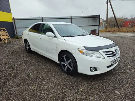 Toyota Camry 2010 года за 6 500 000 тг. в Актобе – фото 3