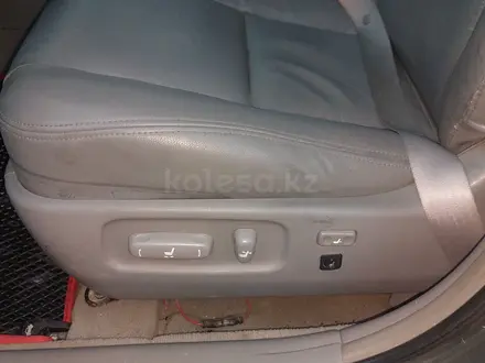 Toyota Camry 2005 года за 4 700 000 тг. в Актобе – фото 2