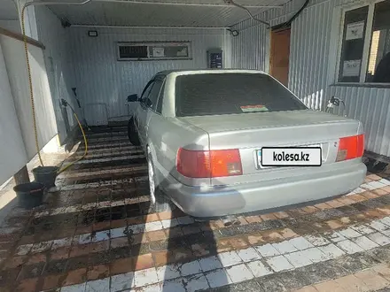 Audi A6 1996 года за 3 200 000 тг. в Байконыр – фото 4