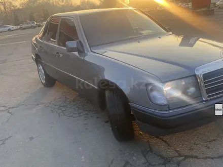 Mercedes-Benz E 230 1991 года за 1 250 000 тг. в Алматы – фото 4