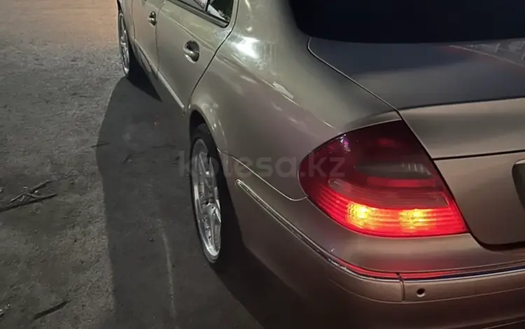 Mercedes-Benz E 240 2003 года за 4 800 000 тг. в Караганда