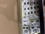 Накладки на педали для Toyota Land Cruiser 100 за 10 000 тг. в Алматы