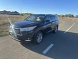 Toyota Highlander 2014 года за 15 500 000 тг. в Уральск