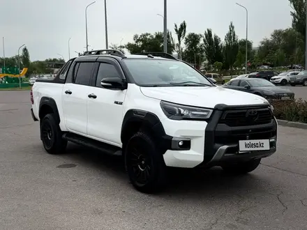 Toyota Hilux 2018 года за 15 500 000 тг. в Алматы – фото 3