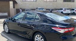 Toyota Camry 2018 года за 13 500 000 тг. в Актобе