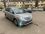 Toyota Sienna 2015 года за 13 500 000 тг. в Алматы