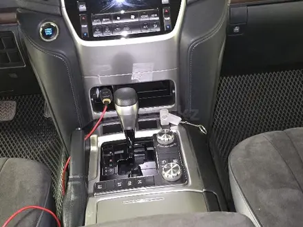Toyota Land Cruiser 2021 года за 33 000 000 тг. в Караганда – фото 9