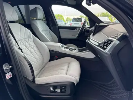 BMW X5 XDrive 40i 2024 года за 62 500 000 тг. в Алматы – фото 21