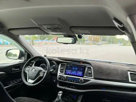Toyota Highlander 2017 года за 17 000 000 тг. в Алматы – фото 18