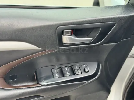 Toyota Highlander 2017 года за 17 000 000 тг. в Алматы – фото 22