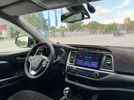 Toyota Highlander 2017 года за 17 000 000 тг. в Алматы – фото 25