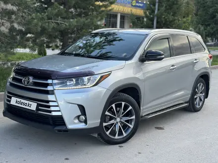 Toyota Highlander 2017 года за 17 000 000 тг. в Алматы