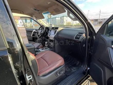 Toyota Land Cruiser Prado 2019 года за 26 000 000 тг. в Атырау – фото 28