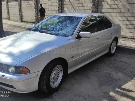 BMW 528 1997 года за 4 300 000 тг. в Алматы – фото 2