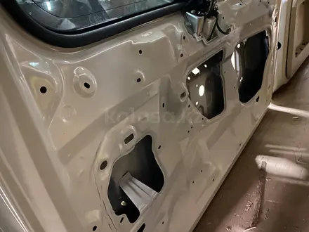 Крышка багажника Toyota LC Prado 150 2009-2023 ORIGINAL за 550 000 тг. в Алматы – фото 4