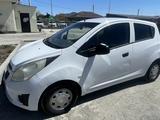 Chevrolet Spark 2013 года за 3 000 000 тг. в Атырау – фото 4